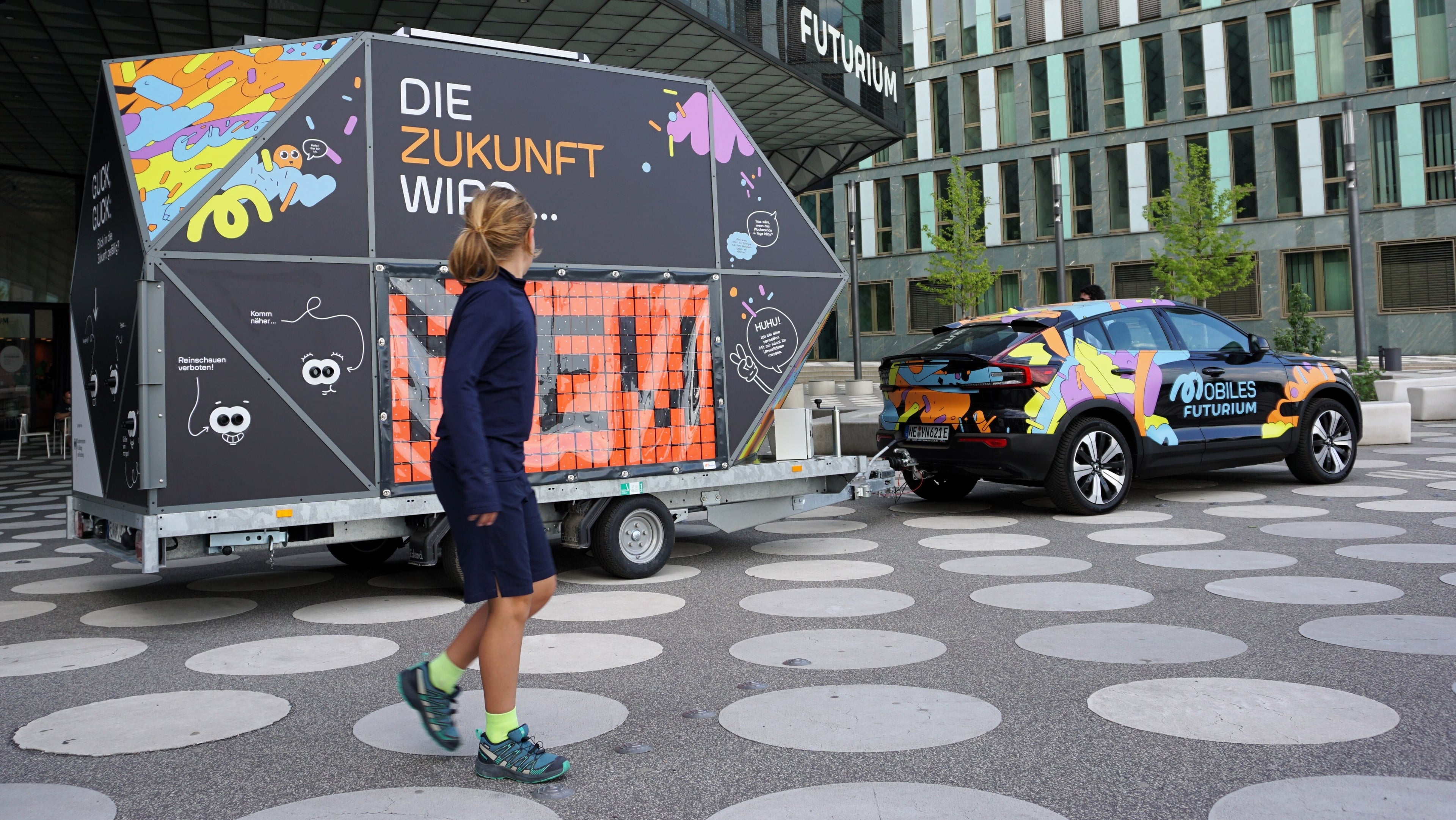 MoFu Mobil vor dem Futurium